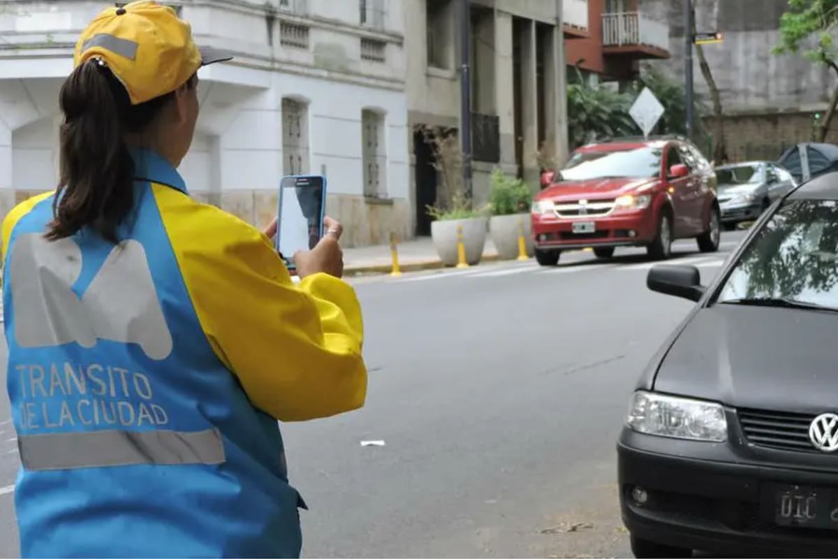 Para conocer si un conductor tiene multas de tránsito hay que consultar en la plataforma de su jurisdicción