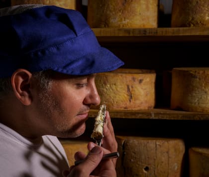 Para Couly, el sabor no empieza en la quesería sino mucho antes, en la alimentación de los animales en la Patagonia y en las características de la leche