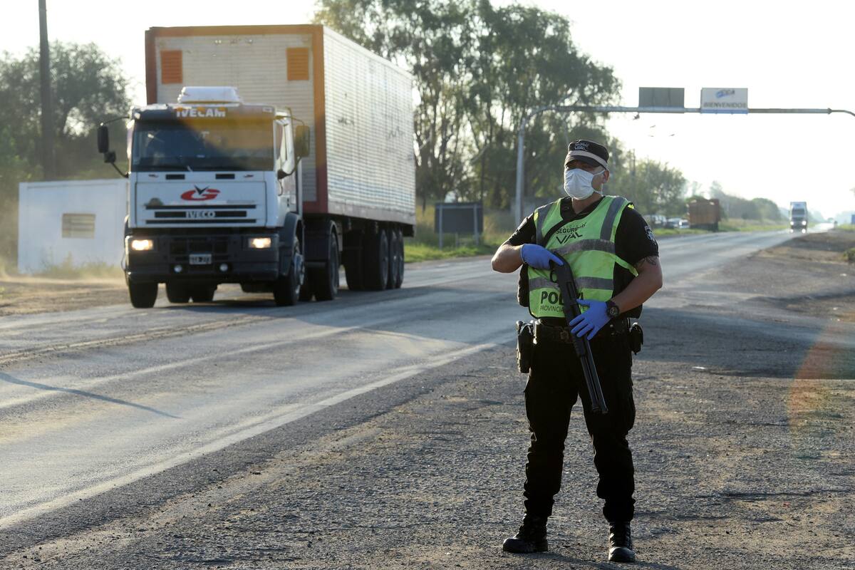 Para cuidar los buenos resultados que tuvo la cuarentena en Santa Fe, el gobernador Perotti quiere evitar todo intercambio que no sea "indispensable" con los distritos que tienen más casos