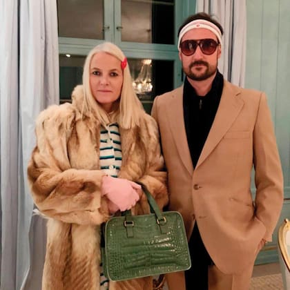 Para dar muestras de su espíritu lúdico, en 2019 se sumaron a las celebraciones de Halloween vestidos como los personajes de Gwyneth Paltrow y Luke Wilson en la película Los excéntricos Tenenbaum.