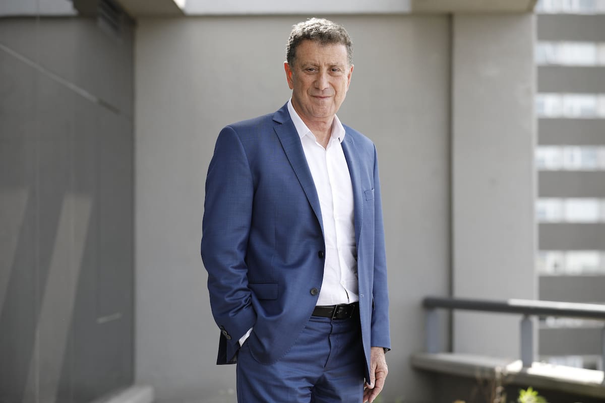 Para el empresario de la salud es la primera vez que el espejo muestra el reflejotal cual es. Asegura que el "momento es duro" pero que espera que el "Gobierno pueda renovar su mandato". Anticipa sus futuros negocios y se muestra optimista pese a que afirma que "la inflación