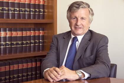 Para el especialista en derecho comercial Raúl Aguirre Saravia, el Poder Ejecutivo está avanzando sobre atribuciones del Poder Judicial