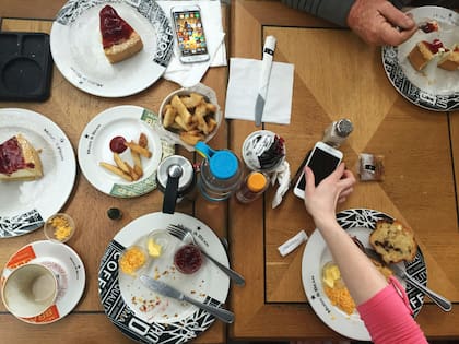 Para el experto es fundamental comer despacio (Foto de carácter ilustrativo: PEXELS)