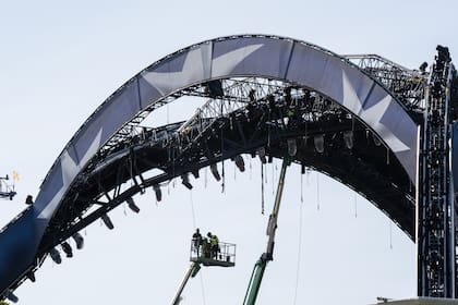 Para el festejo, se montó una arena de combate enjaulada en el histórico Jardín Sur