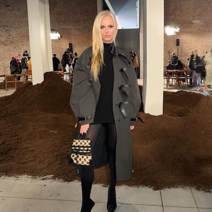 Para el final de la semana, Sofía Achával, fue invitada al desfile de Moschino en MFW