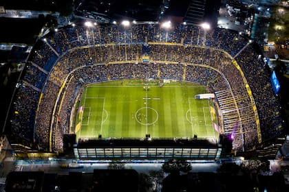 La Bombonera albergó de noche 10 de los 12 encuentros que Boca afrontó como local en la Superliga que ganó hace cuatro semanas.