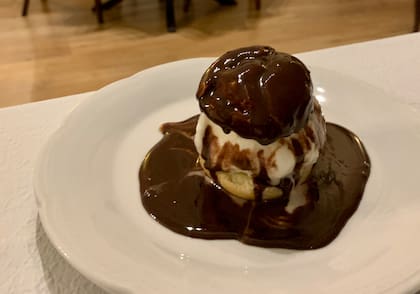 Para el postre: profiteroles
