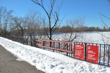 Para el sábado 14, se espera que las temperaturas en Nueva Jersey suban hacia el rango de los 40°F (4°C a 9°C), lo que dificultaría la acumulación de nieve generalizada durante el día