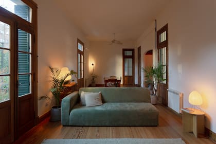 “Para el sillón, solo lo ayudamos a elegir el tono. Facundo tiene muy buen gusto y muy lindos objetos”.