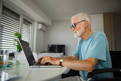 Para emitir el voto es requisito estar inscripto en el registro, quienes aún no han completado su inscripción o no han modificado sus datos lo pueden hacer en línea en el Portal del Ciudadano de Virginia