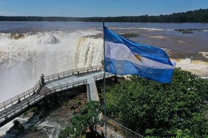 Para esta época se espera entre 4000 y 5000 visitantes diarios para ver las Cataratas del Iguazú