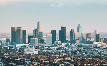 Para este jueves 29 de enero, en LA se pronostican temperaturas que van de los 66 °F a los 81 °F (18 a 27 °C).