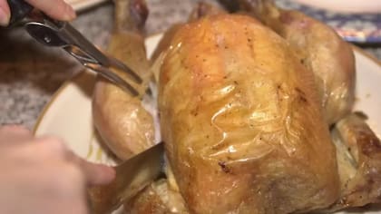 Para evitar el contagio de la bacteria campylobacter, el pollo debe estar bien cocido