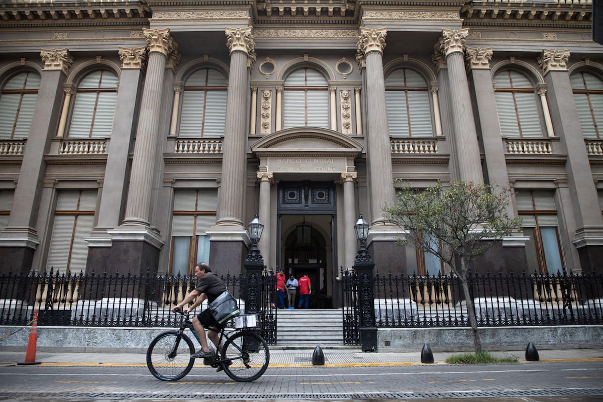 Para evitar una mayor volatilidad de las tasas de interés, es necesario que el Banco Central siga comprando dólares a buen ritmo