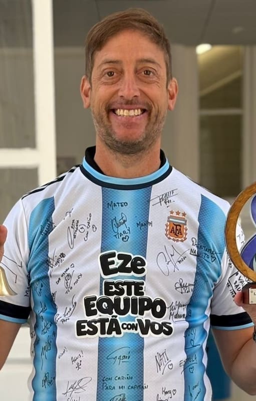 Para Ezequiel, la enfermedad fue una lección dura pero valiosa ya que le enseñó a valorar mucho más el impacto de una palabra de aliento, una mirada de empatía o una explicación clara por parte del equipo médico.