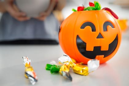 Para festejar Halloween se puede usar un vestuario o simplemente un maquillaje de terror