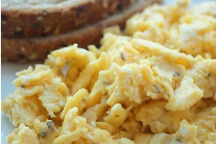 Para hacer los mejores huevos revueltos hay que agregarles crema, pero no cualquier crema