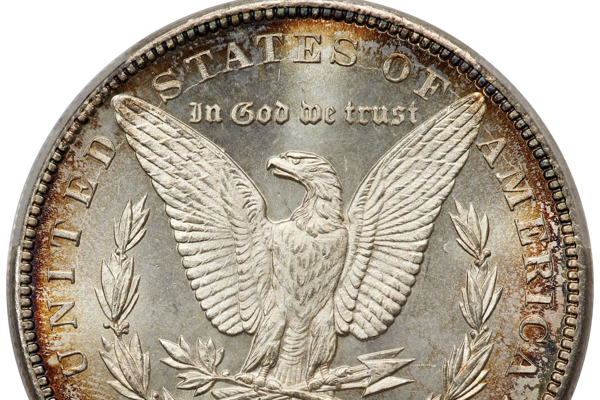 Para identificar un dólar Morgan valioso, en el reverso de la moneda debe estar la marca de seca "CC"