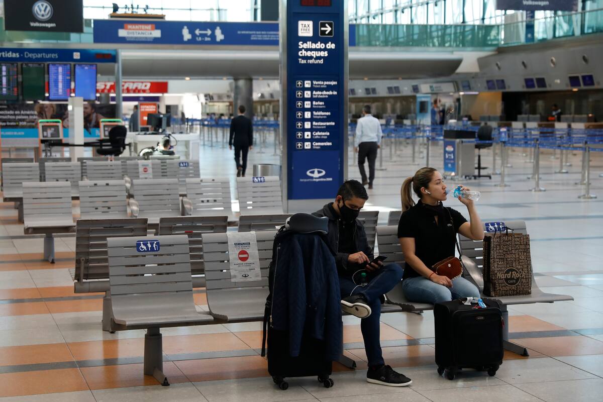 Para ingresar a la Argentina se exigirá un test de PCR negativo y la realización de una cuarentena obligatoria de siete días