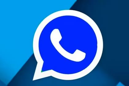 Para instalar WhatsApp Plus en el celular, se debe descargar primero un APK al dispositivo