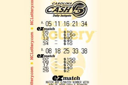 Para jugar a Cash 5 se deben elegir cinco números del 1 al 43 o utilizar la Selección rápida para hacerlo de forma aleatoria (North Carolina Education Lottery)