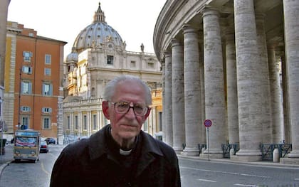 El cardenal argentino Estanislao Esteban Karlic