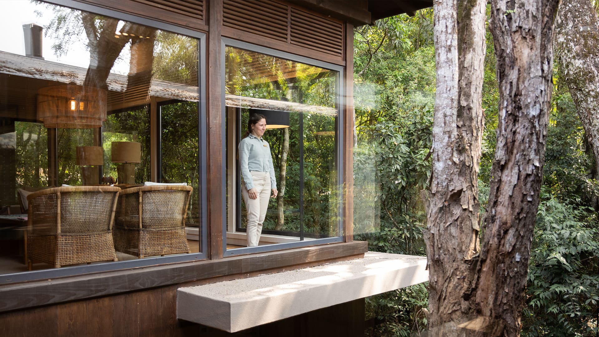 Para la construcción de las instalaciones del hotel se usó madera de pino proveniente de bosques renovables.