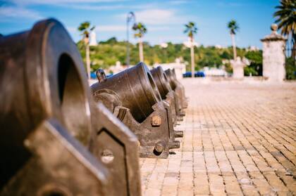 Para la década de 1820 Cuba se había convertido en una importante base militar española en el Caribe, pero allí dieron a parar las tropas derrotadas en Suramérica