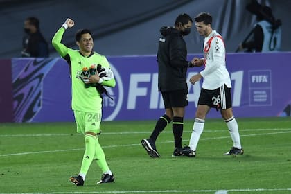 Para la historia: el puño en alto de Enzo Pérez es el de todo River, que sacó adelante un partido increíble