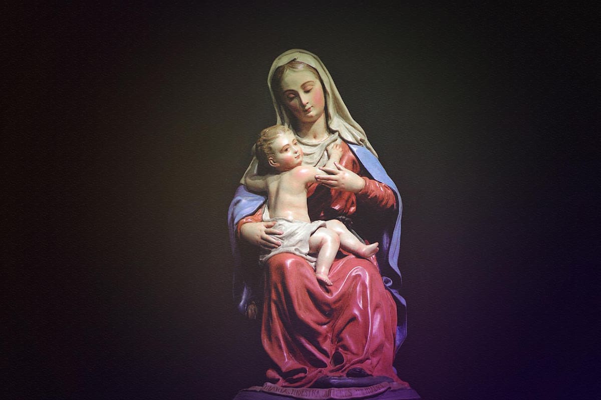 Para la Iglesia Católica es "inoportuno" el término corredentora para referirse a la Virgen María