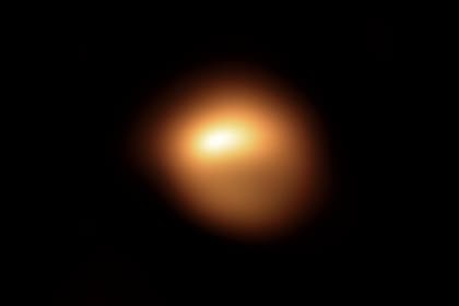 Para la observación detallada de la estrella Betelgeuse se requieren instrumentos especializados