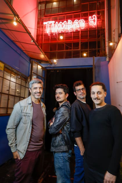 Para la producción de LA NACION se acercaron también Jorge Noguera, Juan Zuluaga y Matías López Barrios, quienes formaron parte de los sucesivos elencos; el productor Jonathan Zak también realizó reemplazos