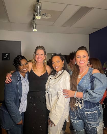 Para la velada, Máxima lució elegante con una blusa negra y una pollera midi de tweed (Foto: Instagram @magaligorre)
