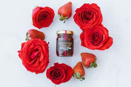 Para sus primeras recetas utilizó pétalos de tres rosales de su jardín