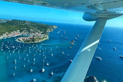 Para llegar a St. Barths hay que pasar primero por alguna de las islas vecinas