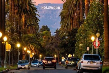 Para Los Ángeles/Oxnard, el NWS señala que continuarán las temperaturas cálidas con vientos locales racheados de Santa Ana