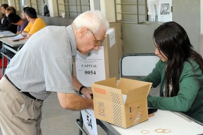 ¿Por qué se desdoblan las elecciones?