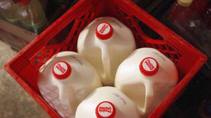 Para los huesos, nada mejor que un buen vaso de leche.