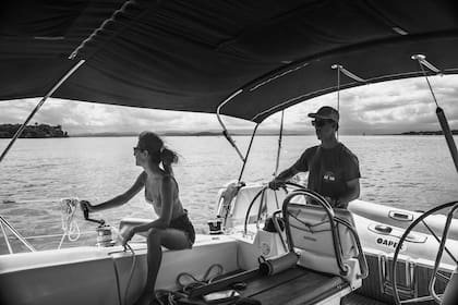 Para Macaya la clave de vivir en velero es el trabajo en equipo.