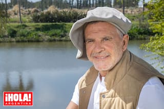Nos recibe en su nueva casa con salida al río y habla de su larga historia de amor: “desnudos y con las piernas entrelazadas”