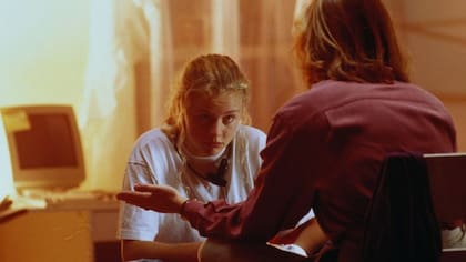 Para muchos profesionales, la forma en la que los padres crían a los hijos durante su infancia es clave en la autoestima que desarrolla el entonces niño en su adultez