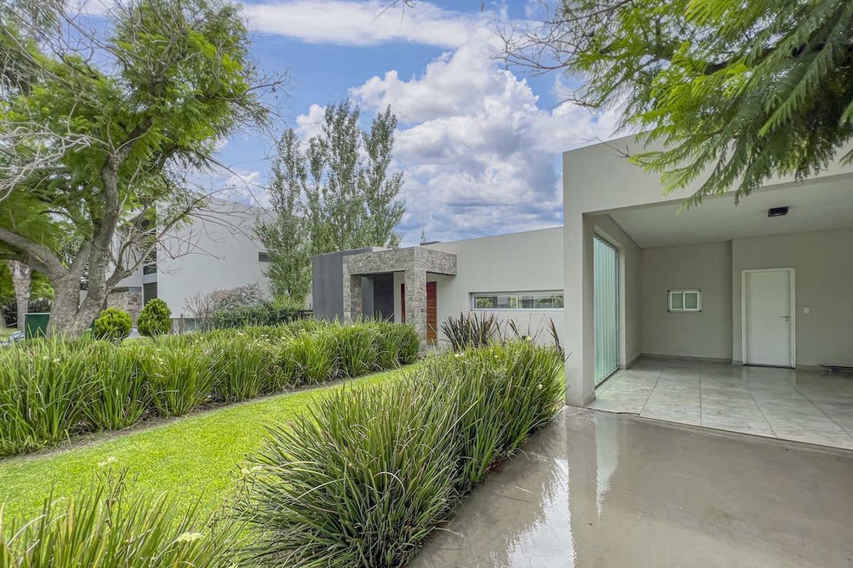 Para pintar una casa de 100 m², los profesionales estiman una duración aproximada de ocho días