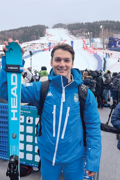 Para poder estar al máximo nivel, Tilus, como le dicen sus amigos, tiene un equipo de la Federación Argentina de Ski, con entrenador, técnico en esquíes y preparador físico. “Yo le sumo una kinesióloga, una nutricionista y un psicólogo, que consulto a la distancia”, cuenta