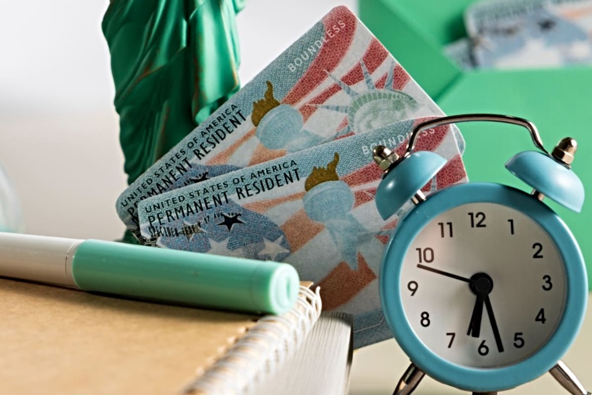 Para poder salir de Estados Unidos con green card se requiere cumplir ciertas reglas