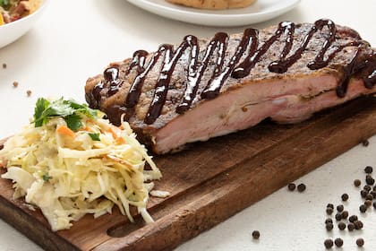 Para preparar las ribs, las cocciones deben ser muy largas, como explica Agustín, el chef
