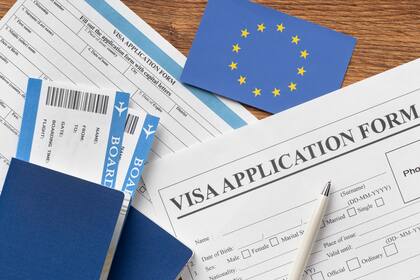 Para que un ciudadano cubano pueda solicitar una visa Schengen, debe llenar un formulario y cumplir con ciertos requisitos