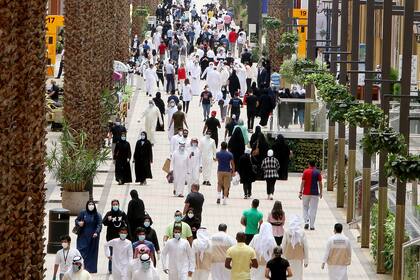 Para que un virus pierda agresividad se tienen que ir acumulando mutaciones en el material genético (ARN) de los nuevos viriones que vayan surgiendo