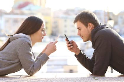 Para realizar el estudio se usó una muestra de 51 estudiantes de la Universidad de Durham entre 18 y 25 años, que tuvieron que dejar de usar las redes sociales durante una semana