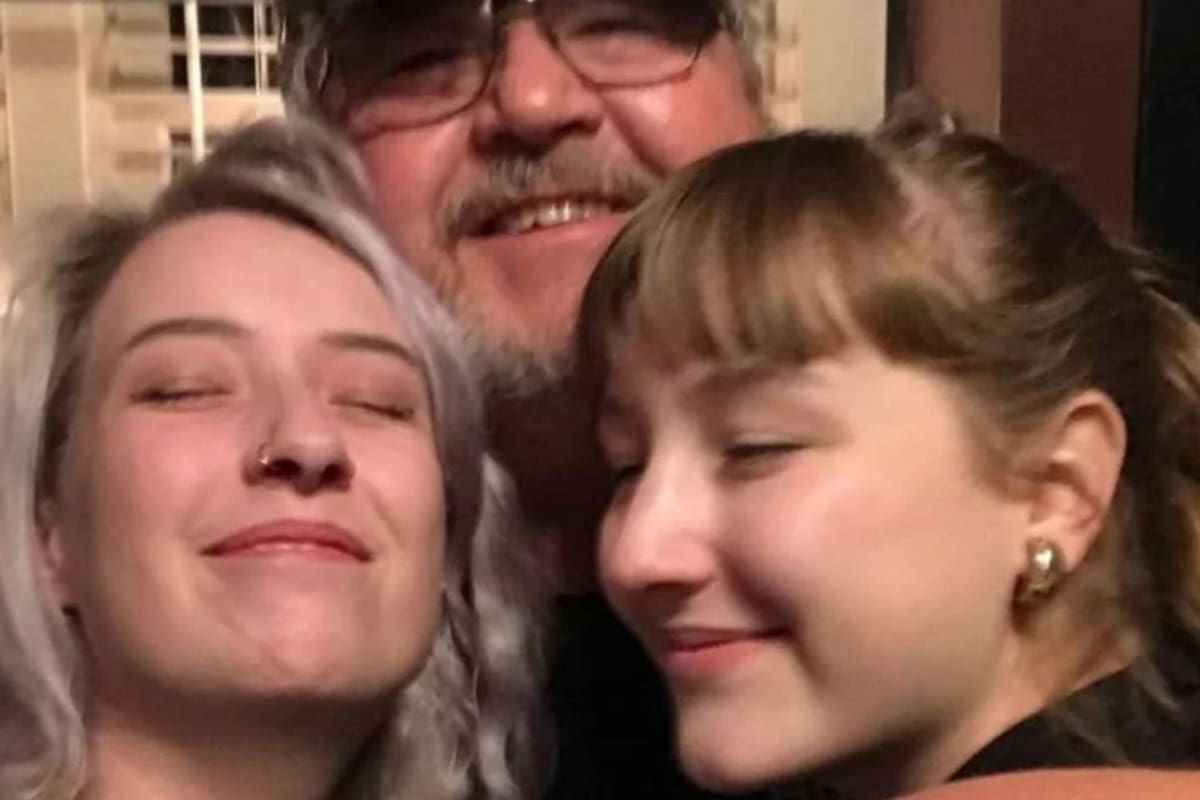 Para rendirle homenaje, sus hijas se tatuaron el mensaje que su padre dejó antes de morir