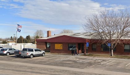 Para sacar una licencia de conducir de Wyoming, el solicitante debe presentarse en persona en una estación